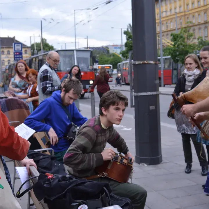 2014. május 7.
Baross téri villámcsődület